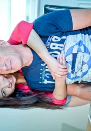 Очаровательная молоденькая Тейлор Сэндс сосет и трахается со своим по-настоящему старым папиком - 2