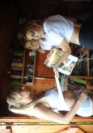 Школьницы находят в сарае журнал для девочек и подражают обнаженным моделям - 10