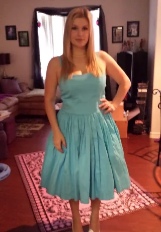 Любительская модель Даниэль Фтв (Danielle Ftv) делает селфи в обнаженном виде в самых разных нарядах - 4