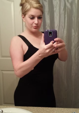 Любительская модель Даниэль Фтв (Danielle Ftv) делает селфи в обнаженном виде в самых разных нарядах - 2