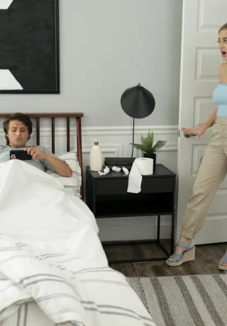 Грудастая молоденькая блондинка Блейк Блоссом соблазняет и трахает своего сводного брата - 2